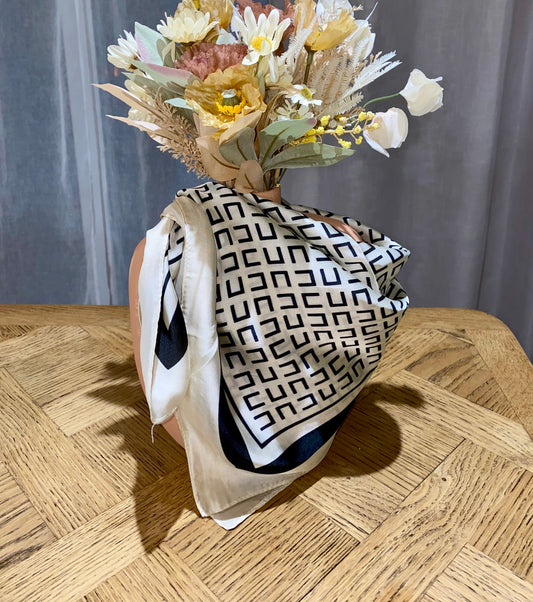 Foulard géo en soie